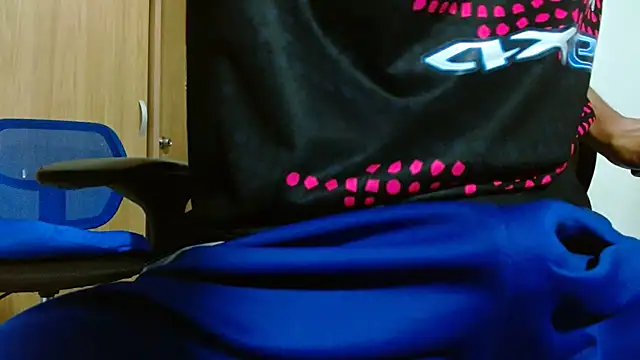 skinny23cm online show from September 30, 2025, 10:38 pm