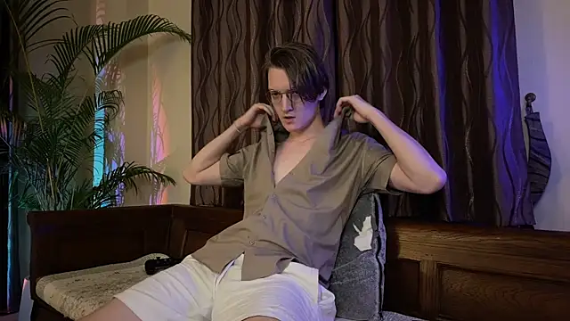 Snapshot of KellyTwink chatting on July 2, 2026, 5:30 pm KellyTwink online show from July 2, 2026, 5:30 pm