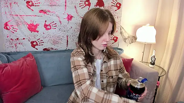 Madelaineses online show from October 28, 2025, 8:46 am