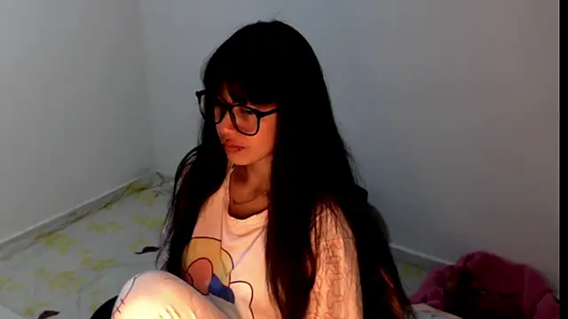 Snapshot of meganmiauu chatting on May 18, 2026, 9:47 am meganmiauu online show from May 18, 2026, 9:47 am