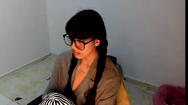 Snapshot of meganmiauu chatting on May 25, 2026, 12:26 pm meganmiauu online show from May 25, 2026, 12:26 pm