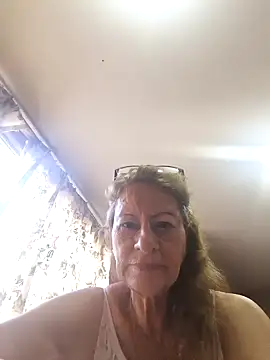 MaryeLunna online show from March 15, 2026, 12:45 pm