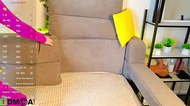 Roxy Sunnny online show from November 20, 2025, 9:21 am