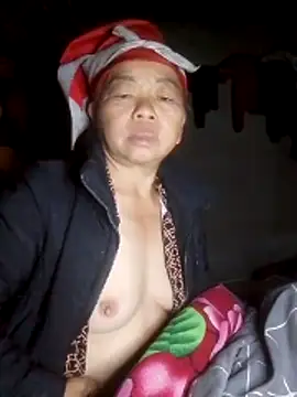 VangLe73 online show from November 24, 2025, 8:20 pm