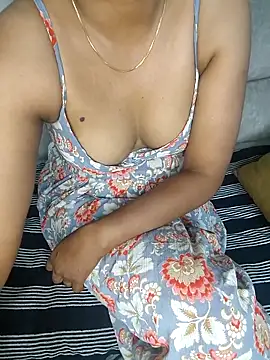 Snapshot of Tamilpallavi chatting on April 28, 2026, 11:47 am Tamilpallavi online show from April 28, 2026, 11:47 am