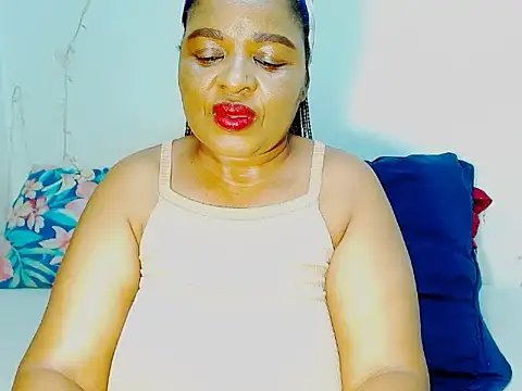Snapshot of Love-Racheal75 chatting on November 17, 2025, 5:39 pm Love-Racheal75 online show from November 17, 2025, 5:39 pm