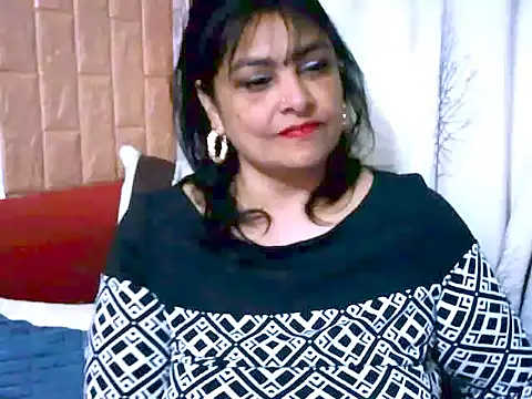 Snapshot of Indiansweetness77 chatting on July 3, 2026, 4:52 am Indiansweetness77 online show from July 3, 2026, 4:52 am