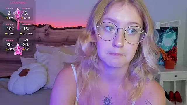 Snapshot of Nerissa_xo chatting on September 21, 2025, 8:03 pm Nerissa xo online show from September 21, 2025, 8:03 pm