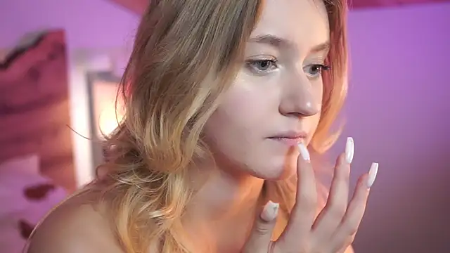 Snapshot of Nerissa_xo chatting on October 23, 2025, 8:18 pm Nerissa xo online show from October 23, 2025, 8:18 pm