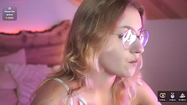 Snapshot of Nerissa_xo chatting on October 16, 2025, 9:34 pm Nerissa xo online show from October 16, 2025, 9:34 pm