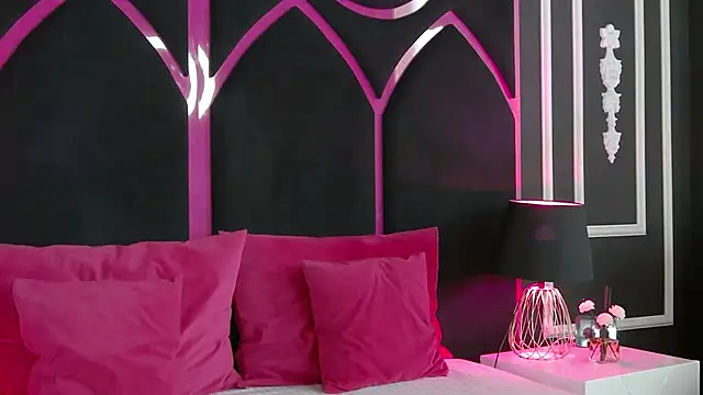 Evelisse online show from April 6, 2026, 4:41 am