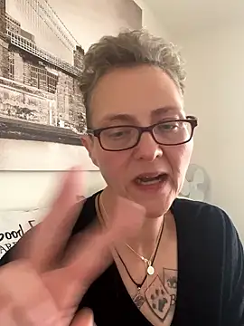 Snapshot of Curvy-Jinx chatting on January 13, 2026, 11:25 am Curvy-Jinx online show from January 13, 2026, 11:25 am