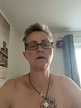 Snapshot of Curvy-Jinx chatting on January 14, 2026, 8:40 am Curvy-Jinx online show from January 14, 2026, 8:40 am