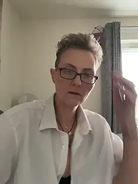 Curvy-Jinx online show from February 5, 2026, 11:50 am