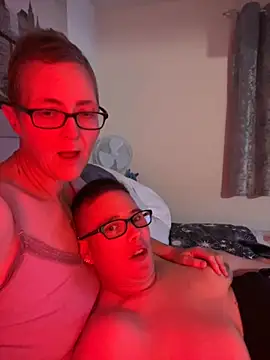 Snapshot of Curvy-Jinx chatting on October 2, 2025, 7:50 pm Curvy-Jinx online show from October 2, 2025, 7:50 pm