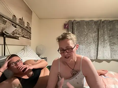 Curvy-Jinx online show from July 7, 2026, 8:45 pm