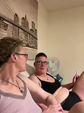 Snapshot of Curvy-Jinx chatting on January 10, 2026, 9:32 pm Curvy-Jinx online show from January 10, 2026, 9:32 pm