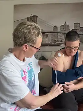 Snapshot of Curvy-Jinx chatting on November 24, 2025, 8:36 am Curvy-Jinx online show from November 24, 2025, 8:36 am