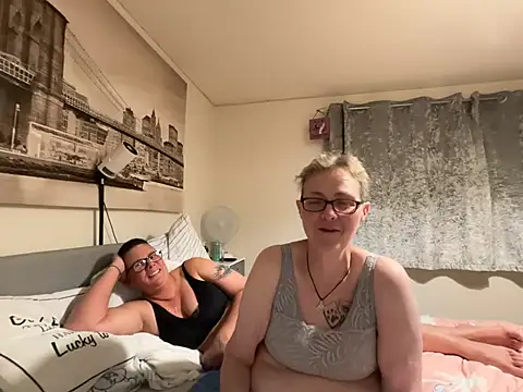 Curvy-Jinx online show from July 17, 2026, 9:12 pm