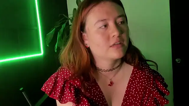 Snapshot of AliaMiller_ chatting on February 26, 2026, 2:22 am AliaMiller online show from February 26, 2026, 2:22 am