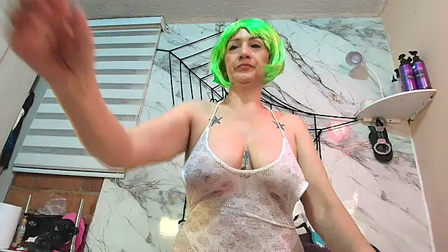 rachelroberts online show from October 7, 2025, 9:43 am