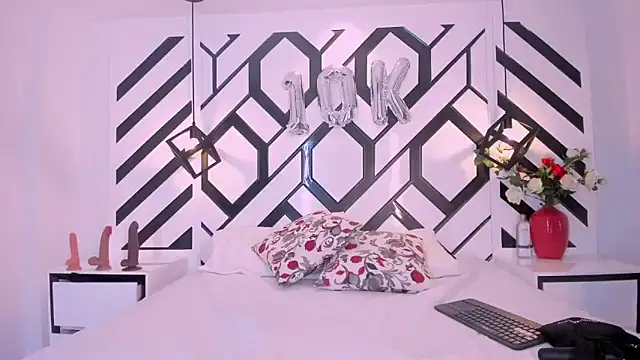 VictoriaKroft online show from September 26, 2025, 12:56 pm