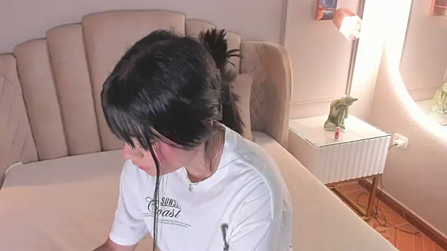 Snapshot of mia_kisses2 chatting on November 13, 2025, 4:05 am mia kisses2 online show from November 13, 2025, 4:05 am