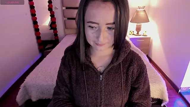 daniela yenert online show from September 30, 2025, 2:12 pm