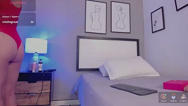 MartinaRizzi online show from September 12, 2025, 3:28 am