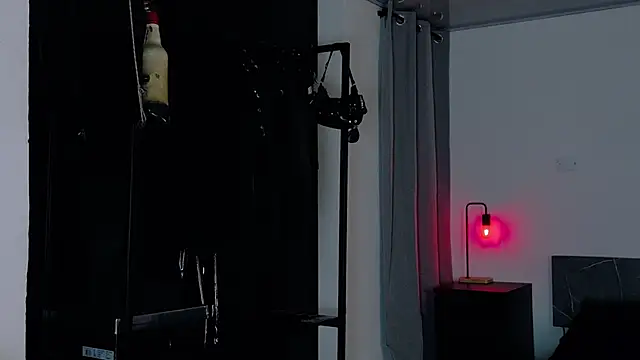 Angelabl0odborne online show from April 7, 2026, 9:49 pm