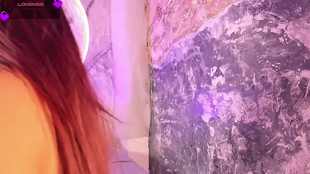 katierouge  online show from September 14, 2025, 6:03 am