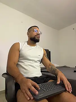 vincentjaxon online show from October 22, 2025, 11:42 am