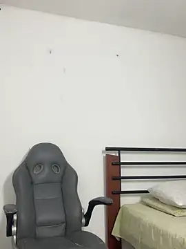 vincentjaxon online show from February 23, 2026, 12:39 pm