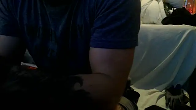 Snapshot of Luv2SuckBWC92 chatting on October 24, 2025, 12:09 am Luv2SuckBWC92 online show from October 24, 2025, 12:09 am