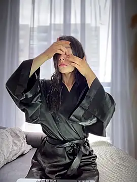 Sofi Leal online show from February 19, 2026, 12:35 pm