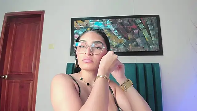 LunaAspen  online show from November 8, 2025, 5:49 pm