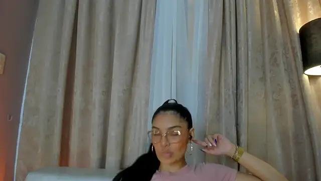 LunaAspen  online show from November 28, 2025, 5:57 pm