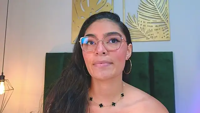 Snapshot of LunaAspen_ chatting on April 29, 2026, 6:14 pm LunaAspen online show from April 29, 2026, 6:14 pm