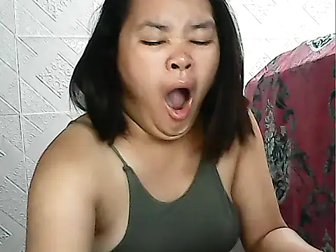 CreamyPussy4uxx online show from April 3, 2026, 8:48 pm