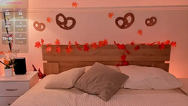 Necucub online show from September 19, 2025, 3:54 am