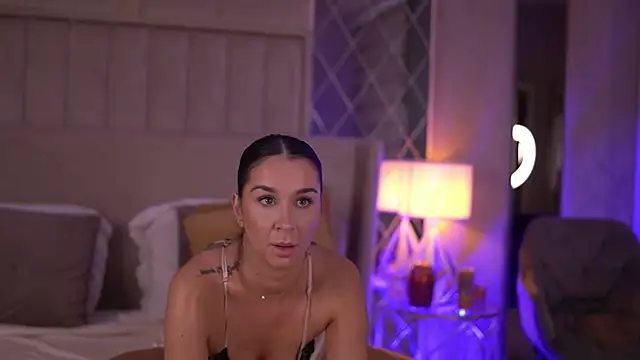 FrancescaDante online show from November 14, 2025, 7:12 am