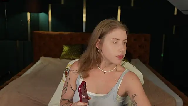 Snapshot of BadAfina chatting on September 26, 2025, 7:15 am BadAfina online show from September 26, 2025, 7:15 am