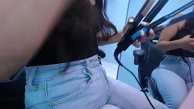 victoria hernandez t  online show from November 18, 2025, 1:03 pm