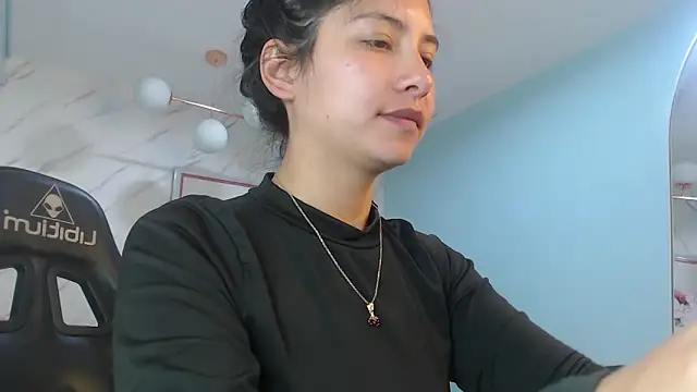 victoria hernandez t  online show from June 5, 2026, 1:17 pm