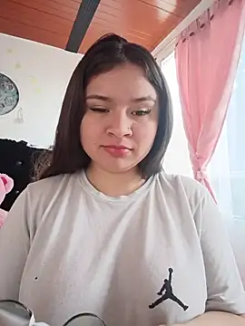 Snapshot of Isa_Acosta chatting on July 7, 2026, 4:32 pm Isa Acosta online show from July 7, 2026, 4:32 pm