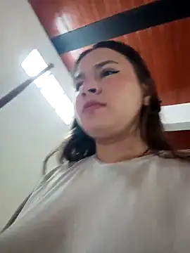 Isa Acosta online show from February 2, 2026, 2:05 pm