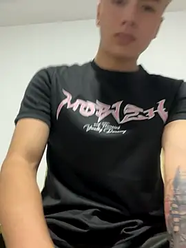 Snapshot of AlexanderCollman chatting on November 28, 2025, 7:47 pm AlexanderCollman online show from November 28, 2025, 7:47 pm