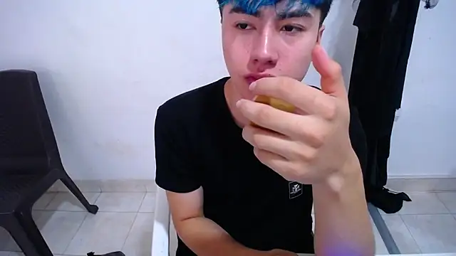 Snapshot of AlexanderCollman chatting on October 17, 2025, 7:04 pm AlexanderCollman online show from October 17, 2025, 7:04 pm