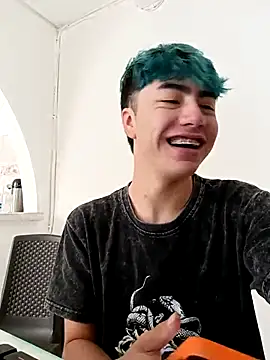 Snapshot of AlexanderCollman chatting on October 22, 2025, 7:13 pm AlexanderCollman online show from October 22, 2025, 7:13 pm