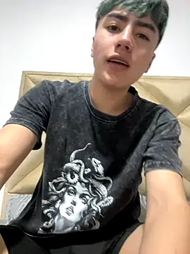 Snapshot of AlexanderCollman chatting on November 14, 2025, 9:18 pm AlexanderCollman online show from November 14, 2025, 9:18 pm